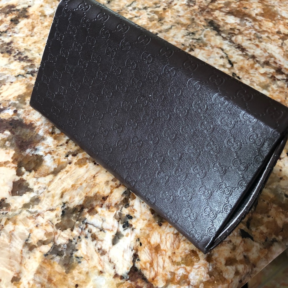 Authentic Gucci Case - Picture 2 of 4